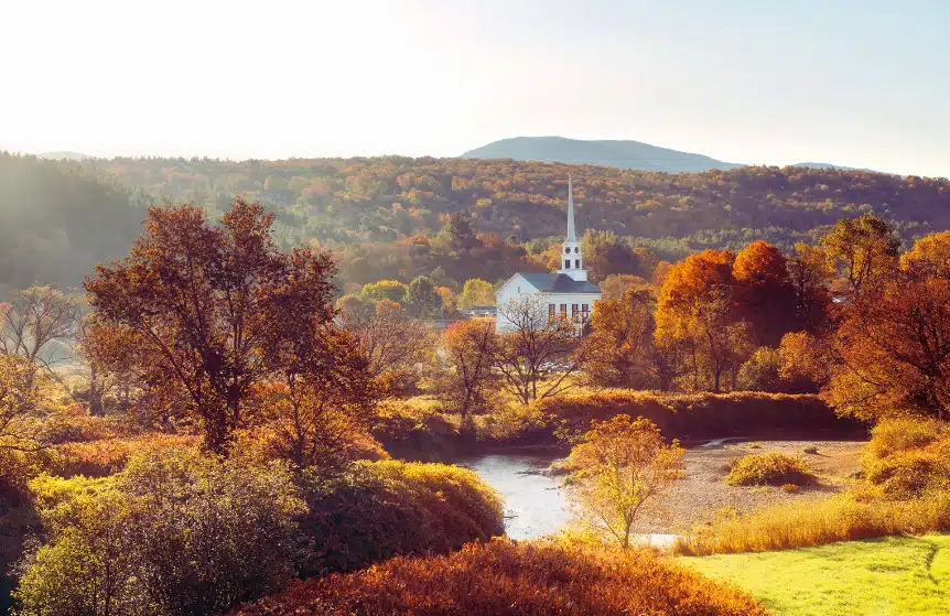 Fall Foliage Bucket List: 6 Best Places to Visit in the Fall in the US