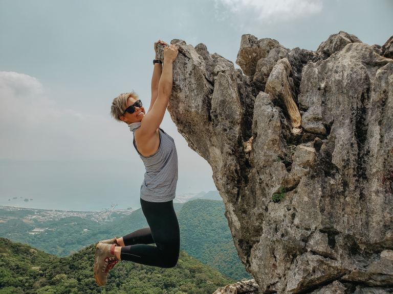 Best Travel Apps for the Solo Female Traveler